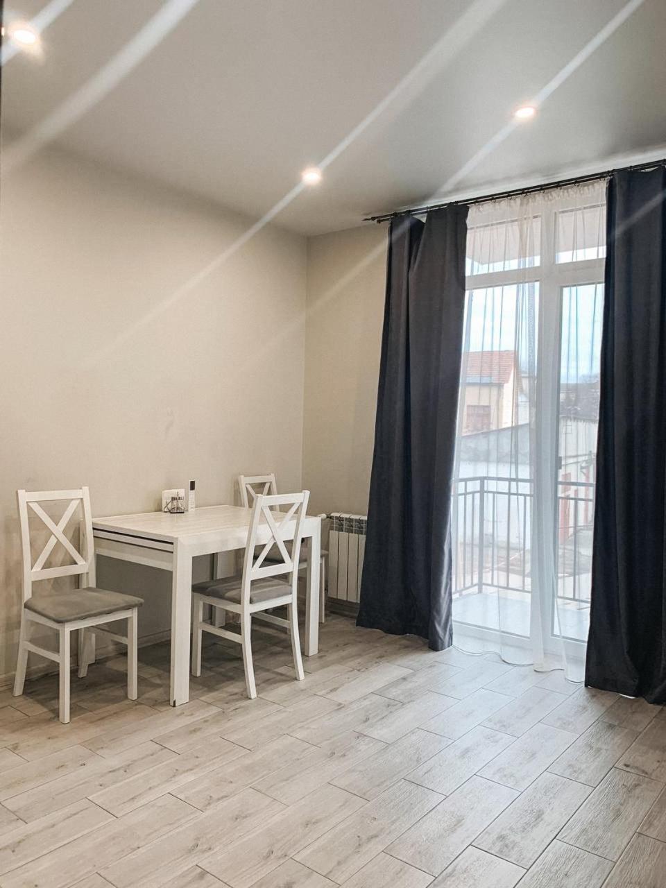 Apartments Domovik Mira 11S/5 Mukaçeve Dış mekan fotoğraf